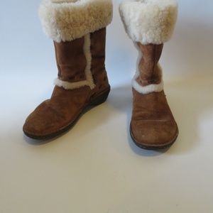 UGG ELIJO CHESTNUT LEATHER SHEARLING SHORT BOOTS 6